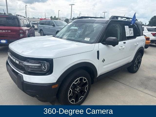 Used 2025 Ford Bronco Sport Outer Banks w/ Outer Banks Tech Package+ AWD/4WD image 3
