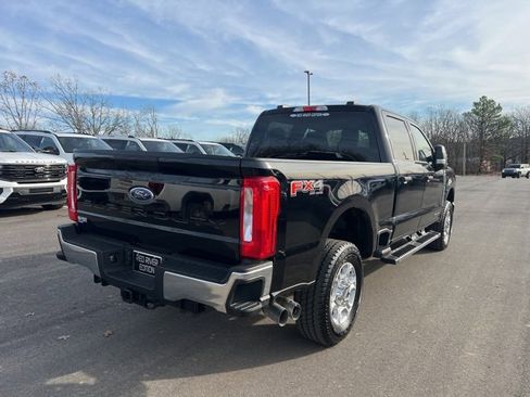 Used 2025 Ford F250 XLT w/ FX4 Off-Road Package image 3