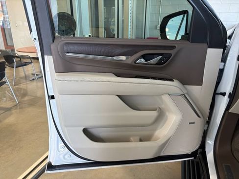 Used 2023 GMC Yukon Denali AWD/4WD image 17