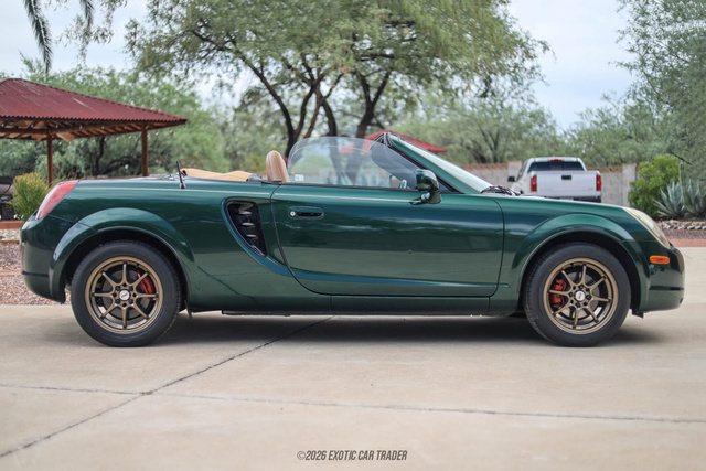 Used 2002 Toyota MR2 RWD image 9