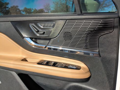 Used 2022 Lincoln Corsair Reserve image 12