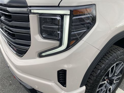 New 2026 GMC Sierra 1500 AT4 w/ AT4 Premium Package AWD/4WD image 10