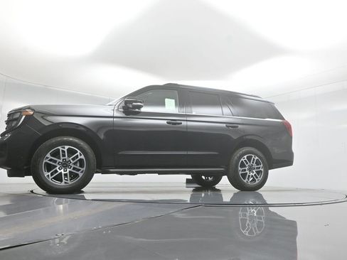 New 2025 Ford Expedition Active image 7