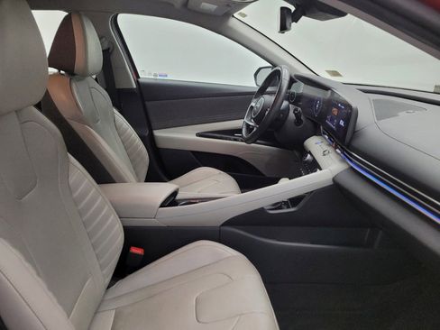 Used 2021 Hyundai Elantra Limited FWD image 21