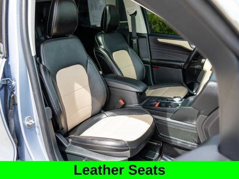 Used 2022 Ford Escape Titanium w/ Titanium Elite Package AWD/4WD image 9