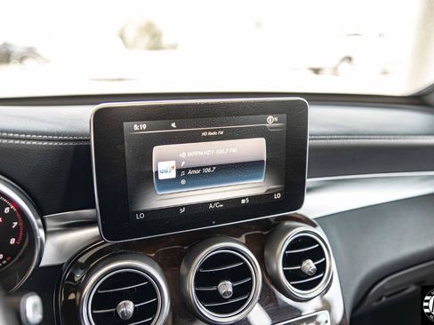 Used 2017 Mercedes-Benz GLC 300 4MATIC w/ Premium 2 Package image 12