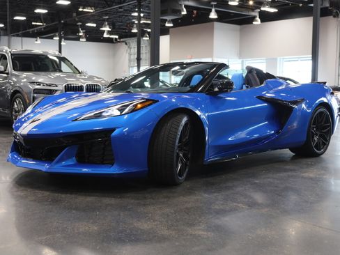 Used 2025 Chevrolet Corvette Z06 w/ Battery Protection Package RWD image 3