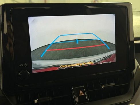 Used 2025 Toyota Corolla LE image 18