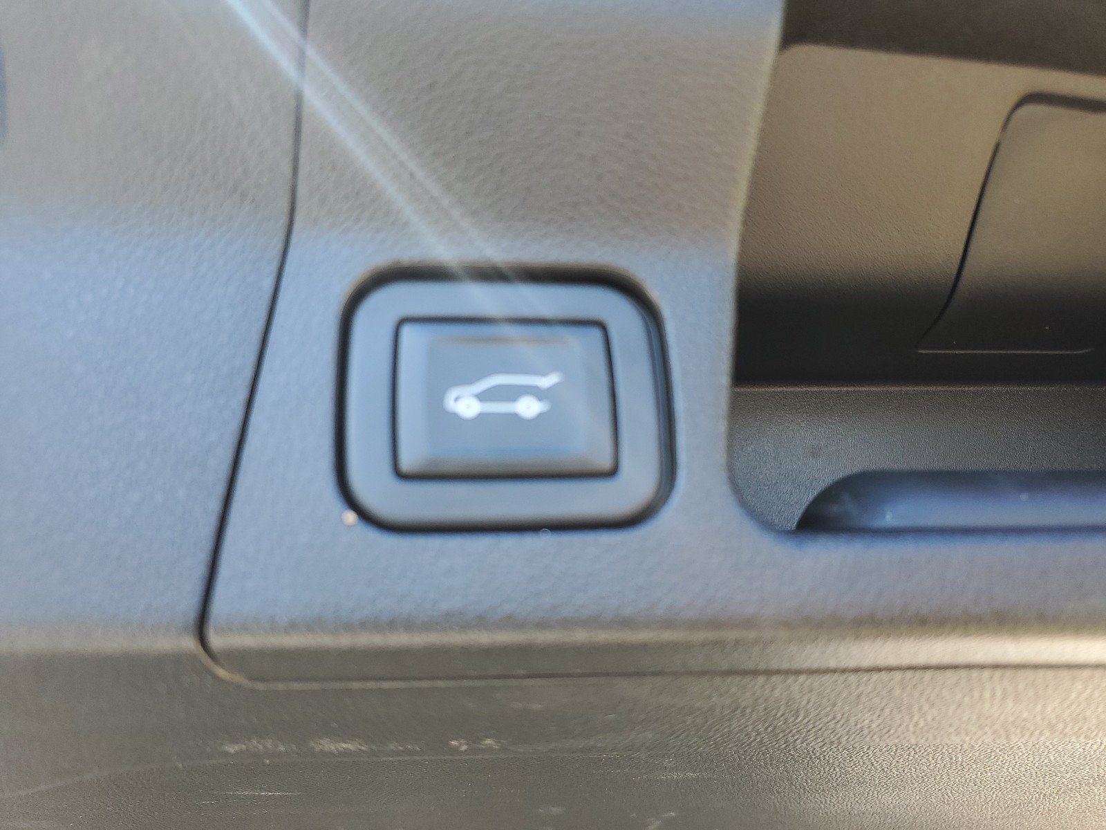 Used 2021 GMC Acadia Denali FWD image 6
