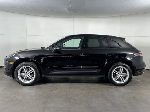 Certified 2025 Porsche Macan image 2