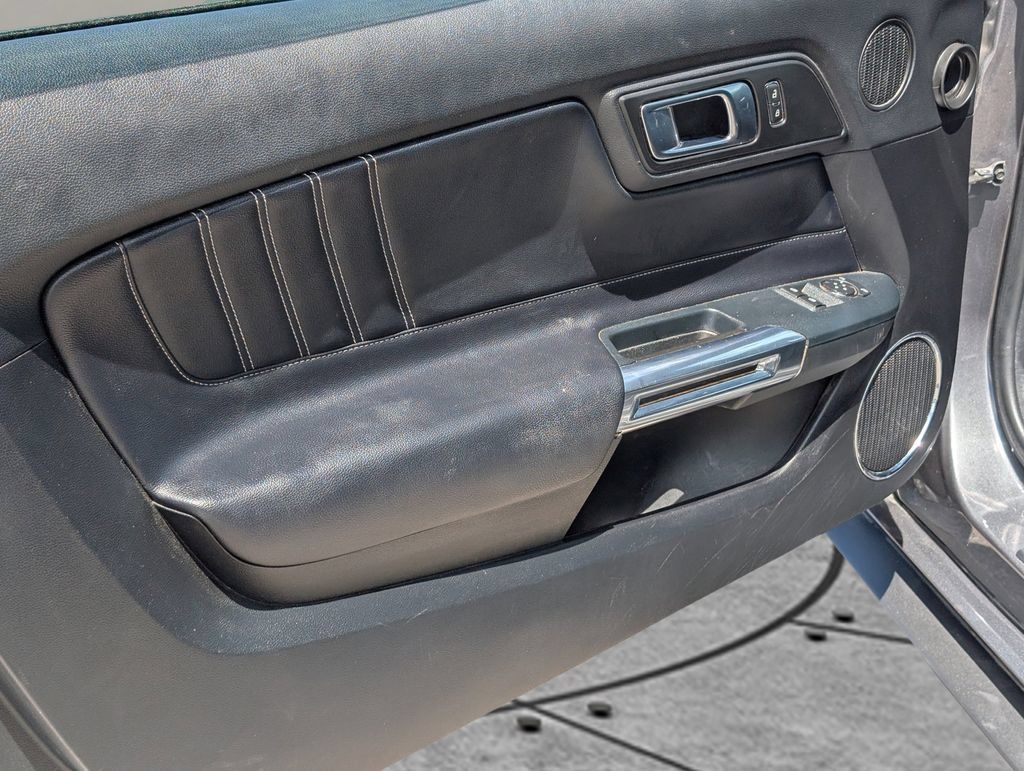 Used 2021 Ford Mustang Premium RWD image 15