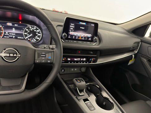 New 2026 Nissan Rogue SV FWD image 18