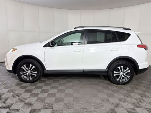 Used 2018 Toyota RAV4 LE w/ Carpet Mat Package AWD/4WD image 2