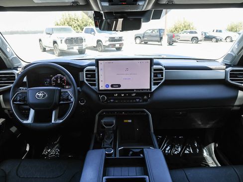 Used 2024 Toyota Tundra Limited AWD/4WD image 12
