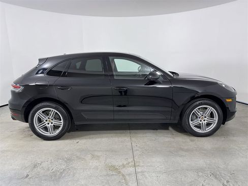 Certified 2021 Porsche Macan S image 8