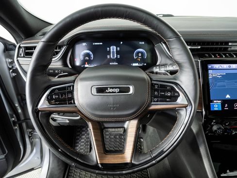 Used 2023 Jeep Grand Cherokee Summit w/ Luxury Tech Group V AWD/4WD image 9