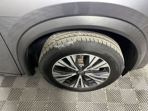 Used 2023 Nissan Rogue SV image 10