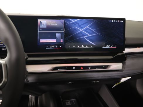 New 2026 BMW i5 eDrive40 w/ M Sport Package AWD/4WD image 5
