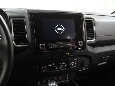 Used 2023 Nissan Frontier SV w/ SV Convenience Package image 9