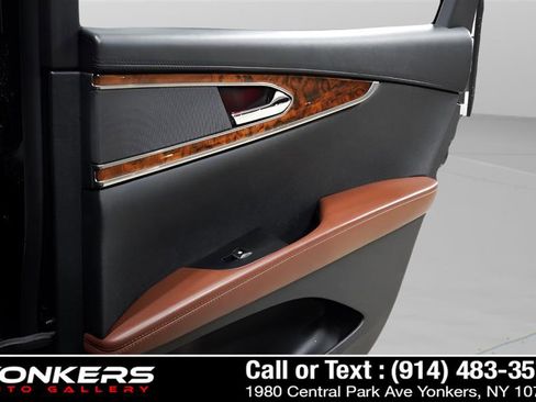 Used 2017 Lincoln MKX Reserve w/ Lincoln MKX Climate Package image 30