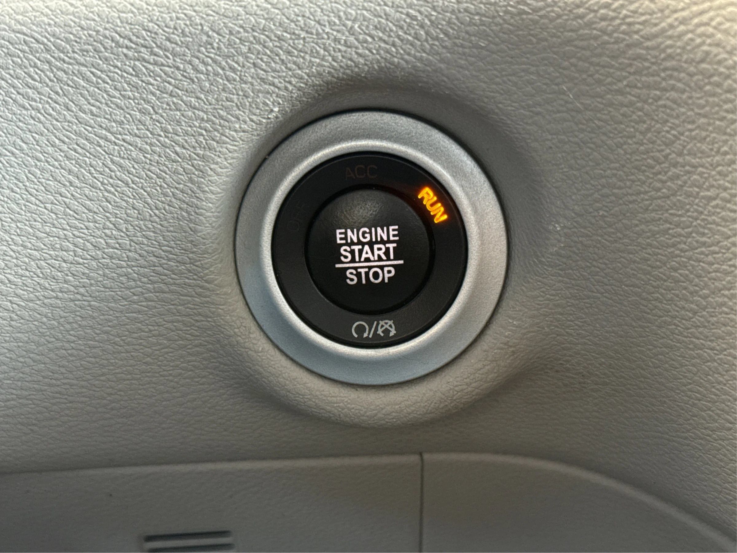 Used 2020 Chrysler Pacifica Touring-L FWD image 26