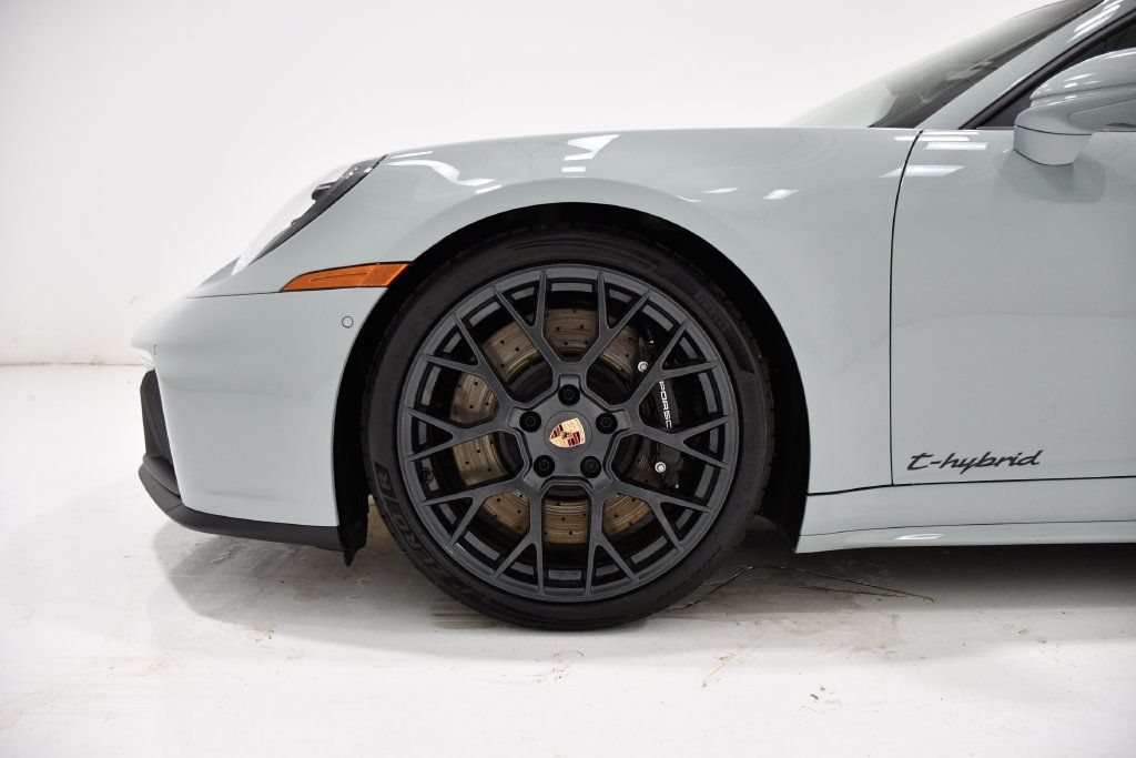 Used 2026 Porsche 911 Carrera GTS RWD image 6
