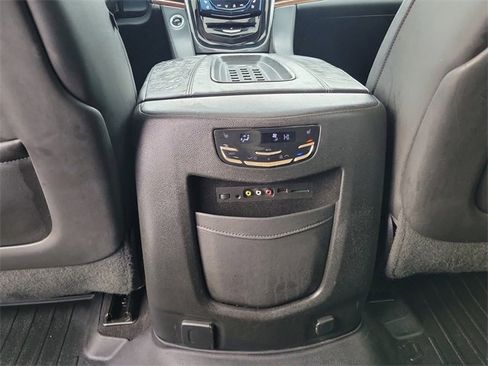 Certified 2015 Cadillac Escalade Luxury image 15
