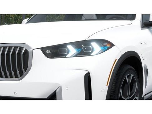 New 2026 BMW X5 xDrive50e w/ Climate Comfort Package AWD/4WD image 6