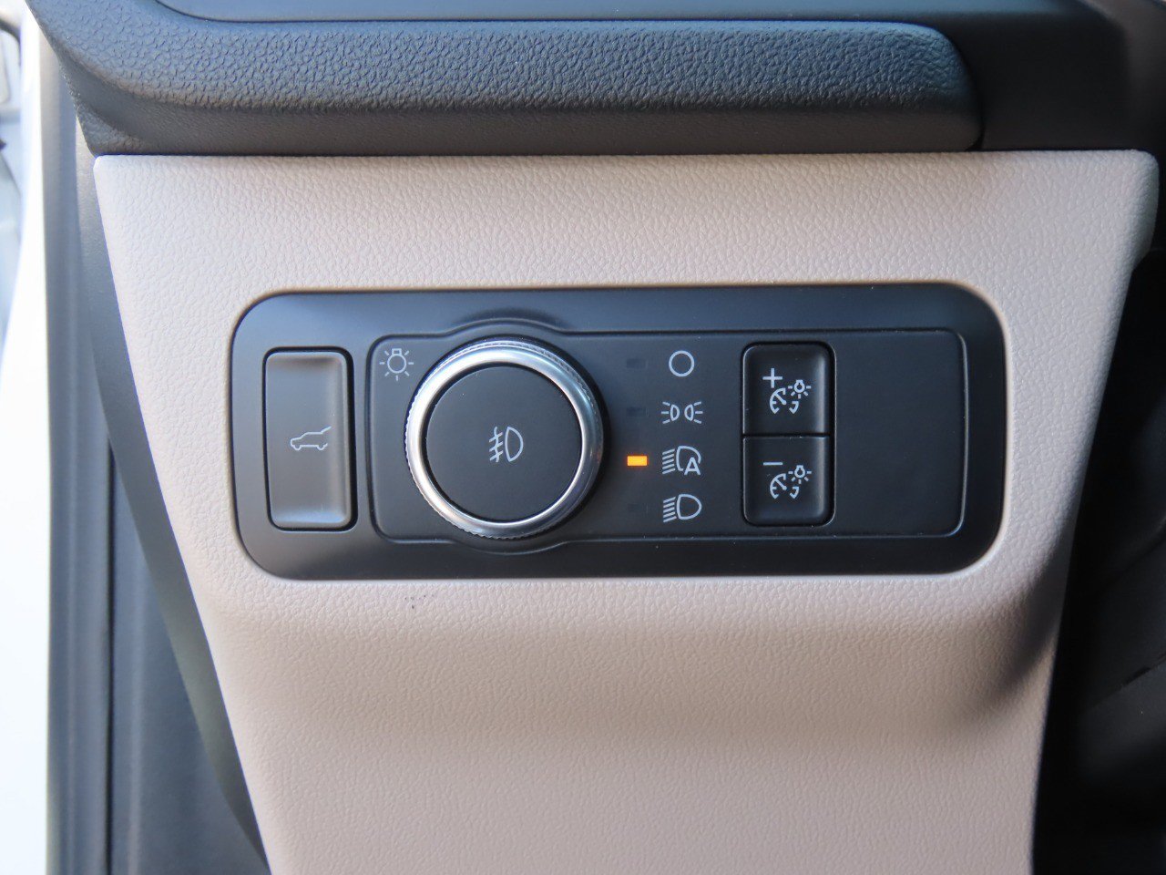 Used 2020 Ford Escape SEL FWD image 27