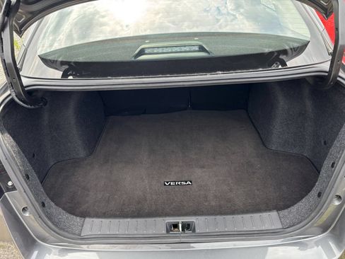 Used 2025 Nissan Versa SV FWD image 28