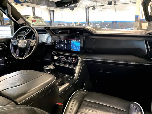 Used 2024 GMC Sierra 1500 AT4X image 14