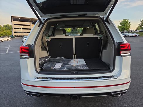 New 2026 Volkswagen Atlas SEL Premium R-Line AWD/4WD image 5