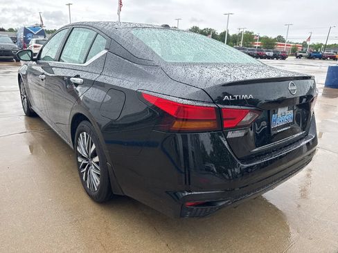 Used 2025 Nissan Altima 2.5 SV FWD image 6