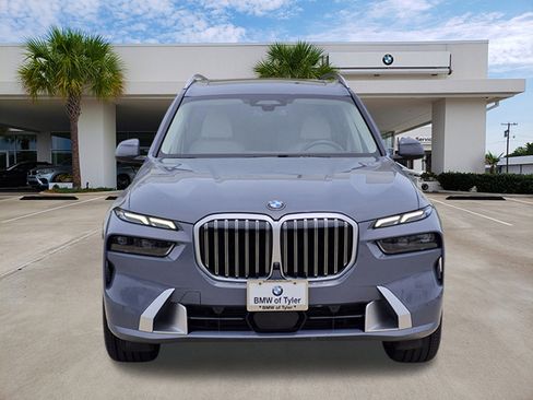 Certified 2023 BMW X7 xDrive40i w/ Executive Package AWD/4WD image 2