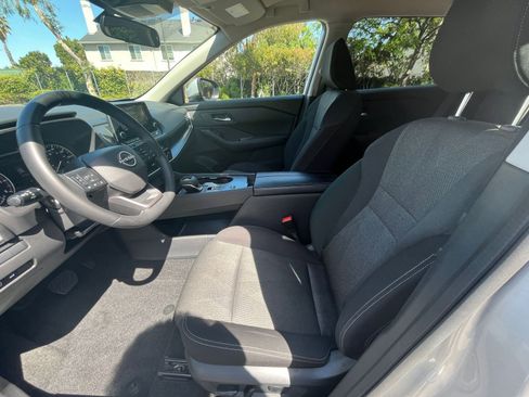 Used 2025 Nissan Rogue SV image 29