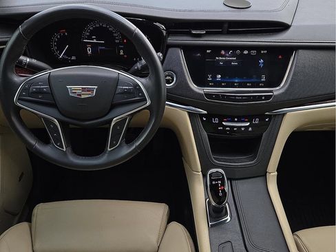 Used 2017 Cadillac XT5 Luxury w/ Driver Awareness Package FWD image 10