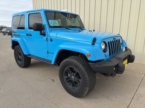Used 2017 Jeep Wrangler Sahara image 2