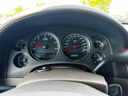Used 2012 Chevrolet Avalanche LTZ AWD/4WD image 24