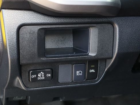 Used 2019 Toyota Tacoma SR5 image 12