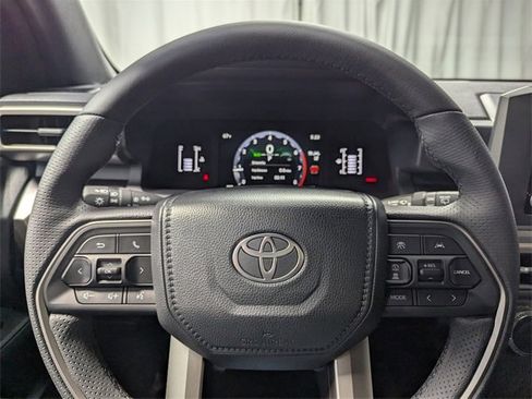 Used 2025 Toyota 4Runner SR5 image 21