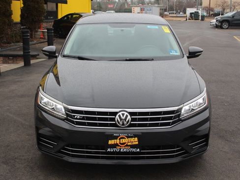 Used 2018 Volkswagen Passat 2.0T R-Line w/ R-Line Lighting Package FWD image 18