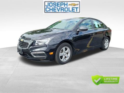 Used 2016 Chevrolet Cruze LT FWD image 2