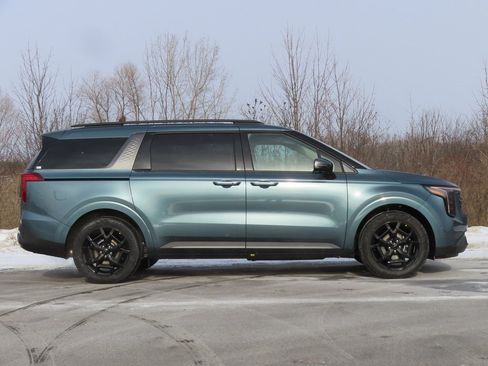 New 2026 Kia Carnival SX image 2