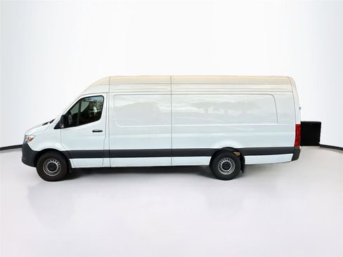 Used 2025 Mercedes-Benz Sprinter 2500 image 19