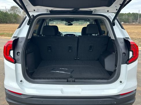 Used 2021 GMC Terrain SLE w/ Driver Convenience Package image 18