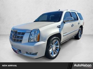 Used 2011 Cadillac Escalade Platinum video 1