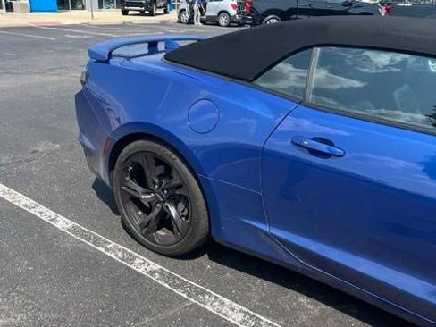 Used 2020 Chevrolet Camaro SS RWD image 4