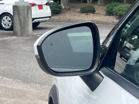 Certified 2026 Nissan Rogue SL FWD image 28