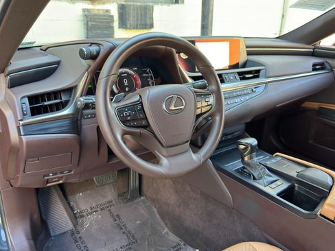 Used 2021 Lexus ES 300h w/ Accessory Package 2 FWD image 13