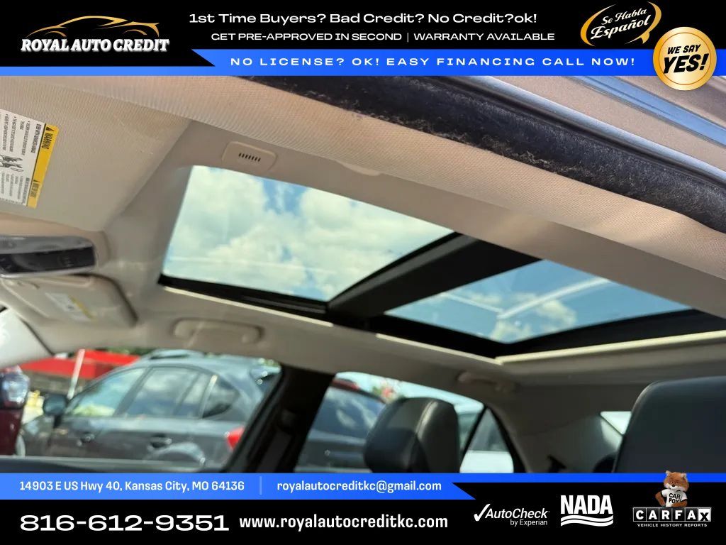 Used 2017 Chrysler 300 C w/ Safetytec Plus Group AWD/4WD image 12